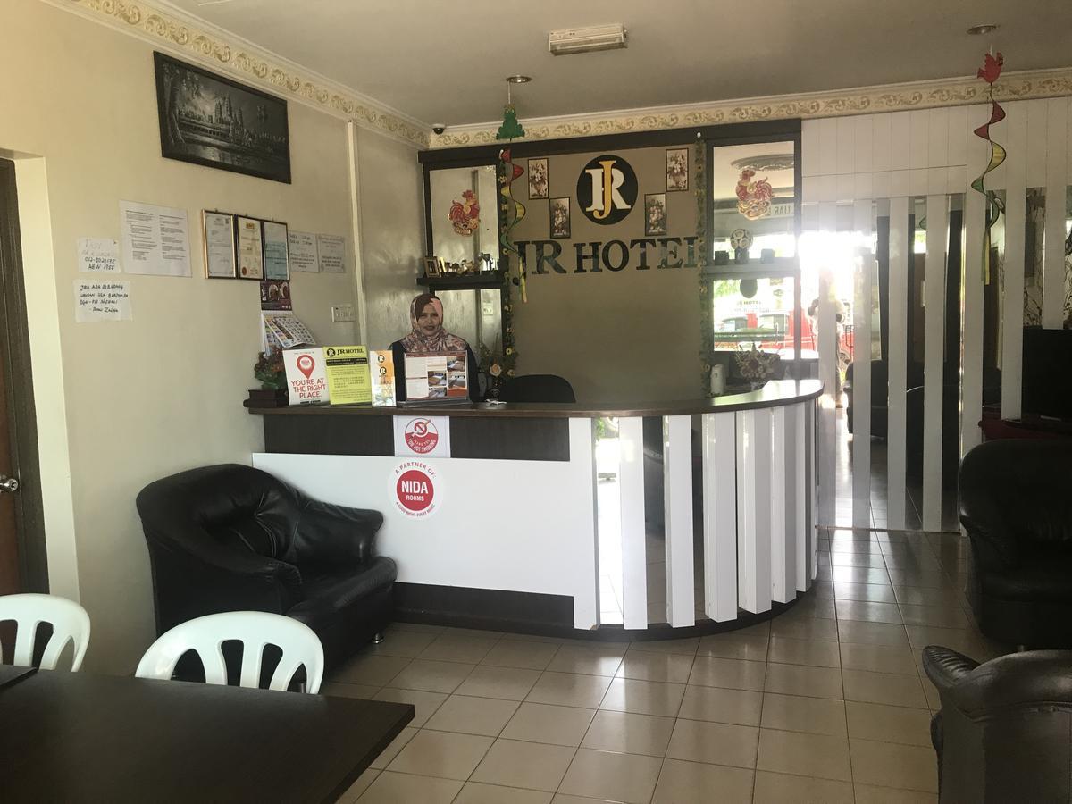 Jr Hotel Sitiawan Luaran gambar
