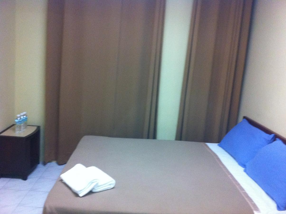 Jr Hotel Sitiawan Luaran gambar